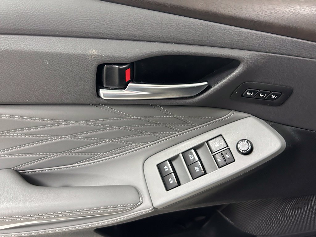 Certified 2021 Toyota Avalon Limited w/ Advanced Safety Package FWD image 17