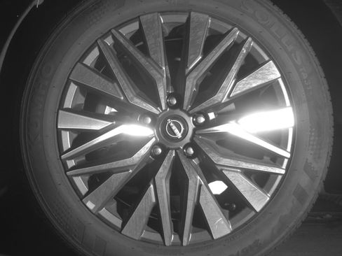 Used 2025 Nissan Altima 2.5 SV FWD image 12