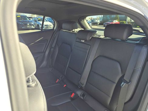 Used 2020 Mercedes-Benz GLA 250 4MATIC image 19