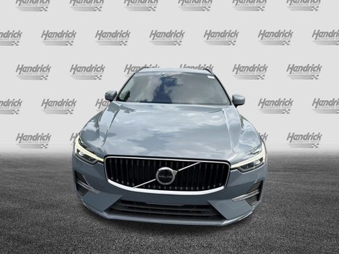 Used 2023 Volvo XC60 B5 Core w/ Climate Package FWD image 3