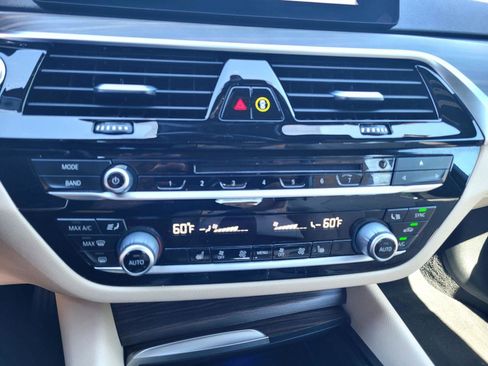 Used 2018 BMW 530e RWD image 27