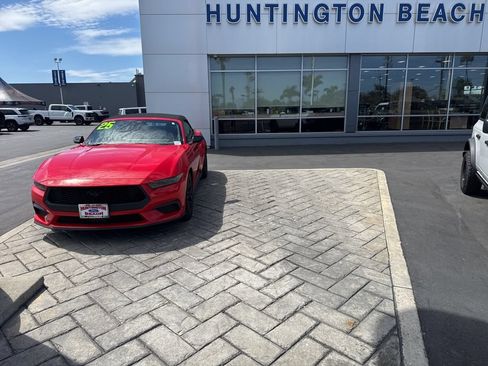 Used 2025 Ford Mustang Premium RWD image 22