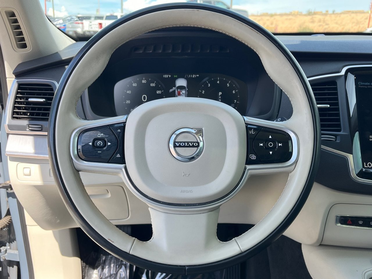 Used 2022 Volvo XC90 T5 Momentum AWD/4WD image 18