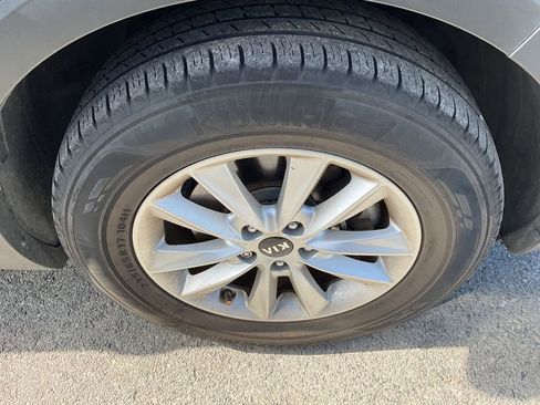 Used 2019 Kia Sorento LX image 11