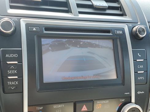 Used 2013 Toyota Camry XLE w/ Leather Pkg FWD image 28