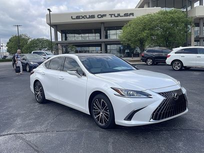New 2025 Lexus ES 350 w/ Premium Package