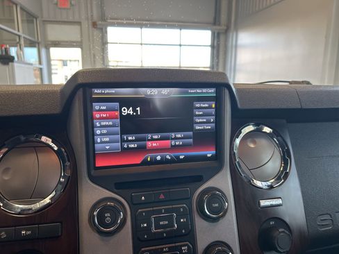 Used 2015 Ford F350 Lariat image 22