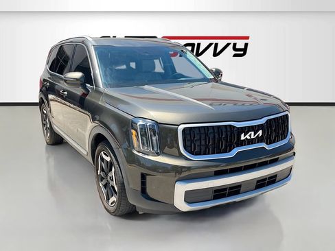 Used 2024 Kia Telluride EX w/ EX Captain's Chair Package AWD/4WD image 1