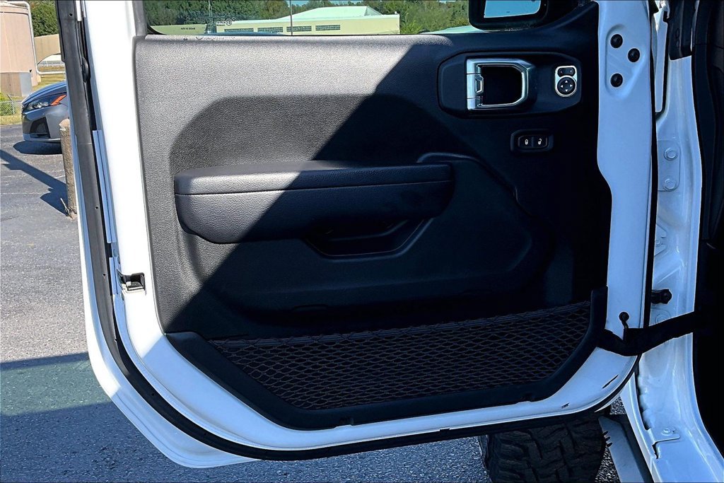 Used 2024 Jeep Gladiator Sport AWD/4WD image 23