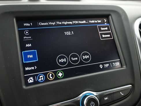 Used 2022 Chevrolet Equinox LT FWD image 16