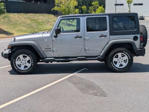 Used 2017 Jeep Wrangler Unlimited Sport w/ Quick Order Package 24S AWD/4WD image 7