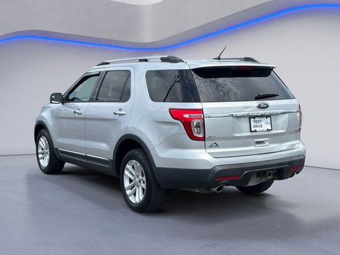 Used 2014 Ford Explorer XLT w/ Equipment Group 201A AWD/4WD image 3