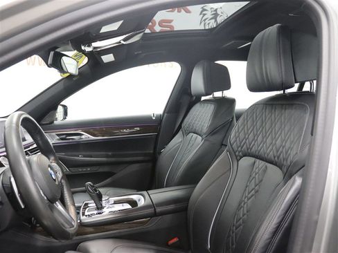 Used 2020 BMW 750i xDrive w/ M Sport Package AWD/4WD image 11