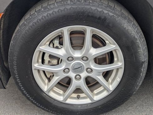 Used 2023 Chrysler Voyager LX image 12