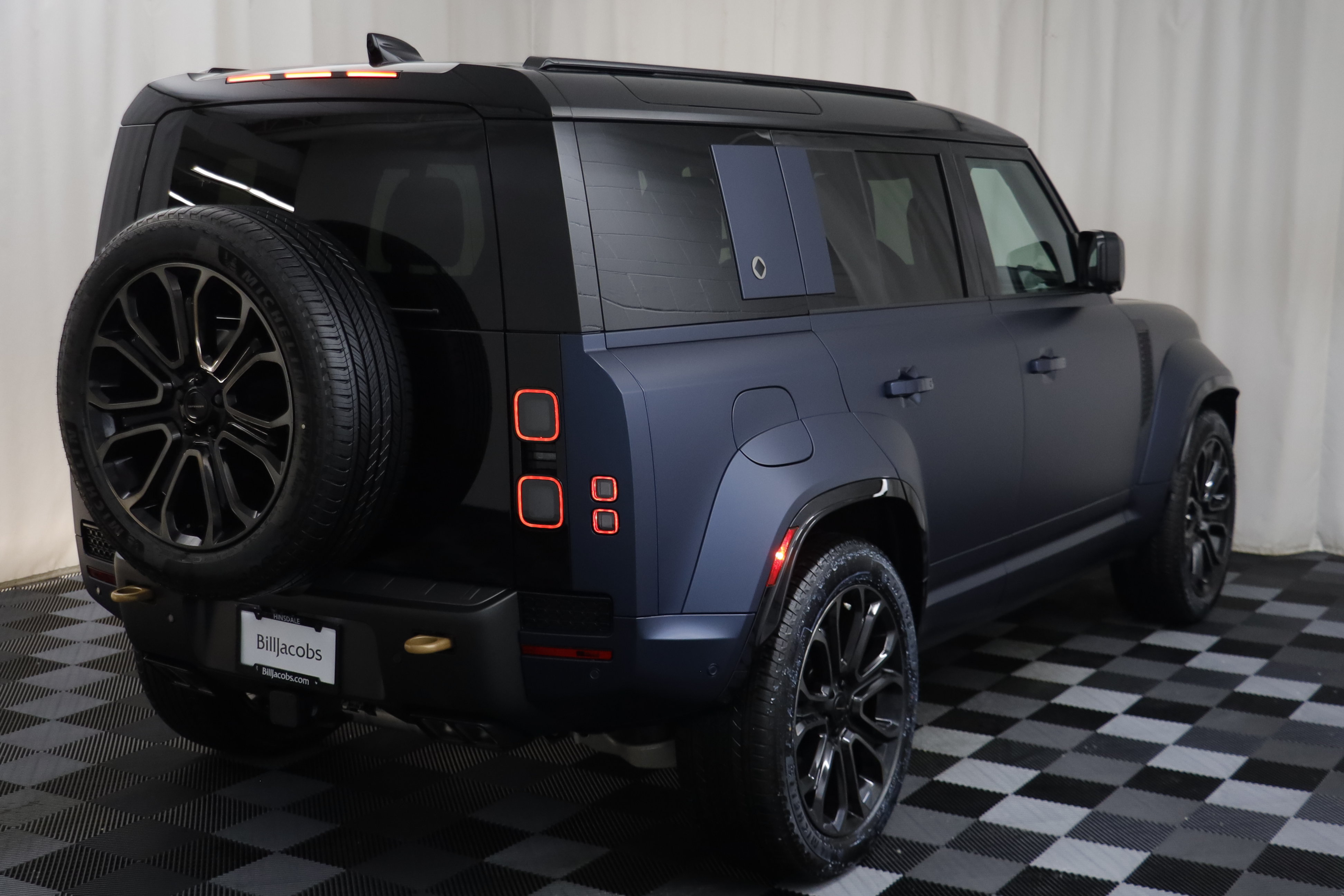New 2026 Land Rover Defender 110 OCTA AWD/4WD image 19