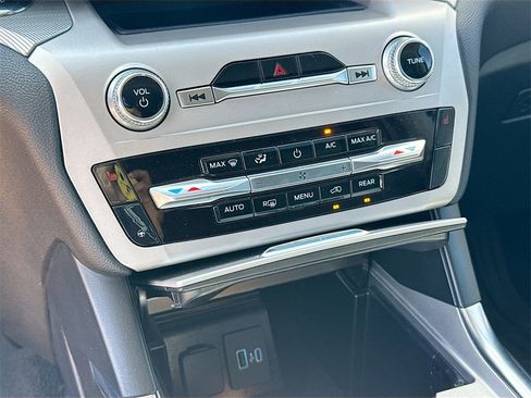 Used 2023 Ford Explorer XLT w/ Equipment Group 202A image 17