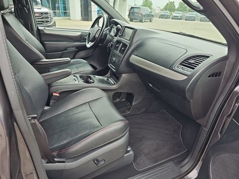 Used 2020 Dodge Grand Caravan GT FWD image 26
