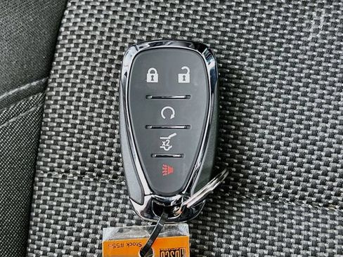 Used 2022 Chevrolet Traverse LT FWD image 31