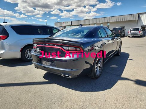 Used 2019 Dodge Charger SXT AWD/4WD image 4