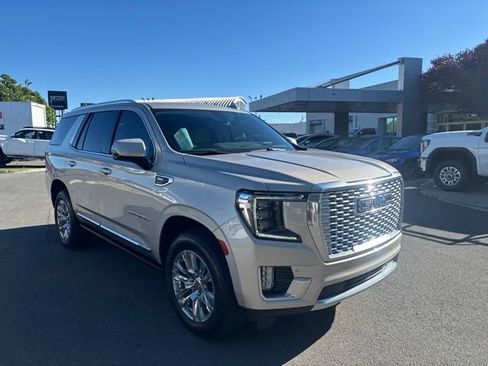 Used 2021 GMC Yukon Denali AWD/4WD image 4