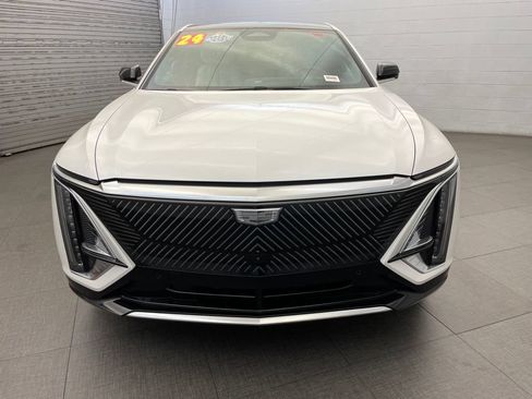 Used 2024 Cadillac Lyriq Luxury RWD image 3