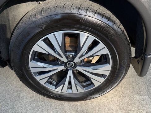 Used 2021 Nissan Rogue SV w/ Premium Package FWD image 13