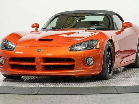 Used 2005 Dodge Viper SRT-10 w/ Copperhead Edition Group RWD image 3