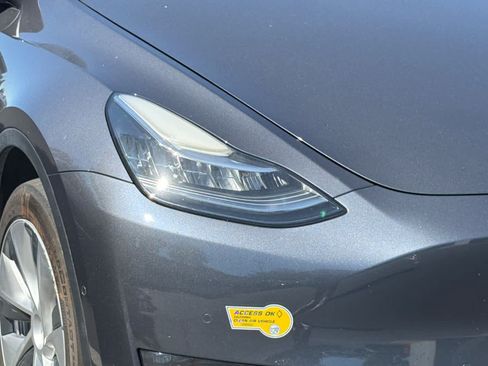 Used 2022 Tesla Model Y Long Range AWD/4WD image 7