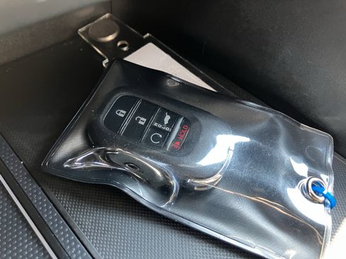 Certified 2025 Honda Pilot Black Edition image 39