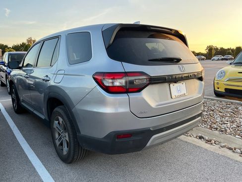 Used 2023 Honda Pilot EX-L image 3