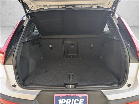 Used 2022 Volvo XC40 T4 R-Design w/ Protection Package Premier image 6