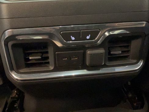 Used 2020 GMC Sierra 1500 AT4 w/ AT4 Premium Package AWD/4WD image 42