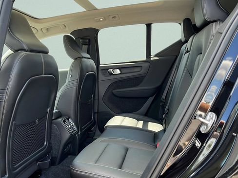New 2026 Volvo XC40 B5 Plus w/ Climate Package AWD/4WD image 9