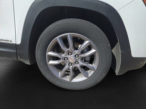 Used 2024 GMC Terrain SLT AWD/4WD image 13