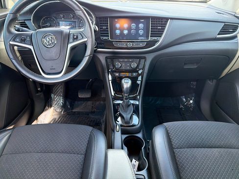 Used 2021 Buick Encore Preferred w/ Safety Package image 17