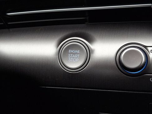 Used 2024 Hyundai Kona Limited image 24