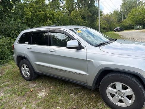 Used 2012 Jeep Grand Cherokee Laredo w/ Laredo E Group AWD/4WD image 4