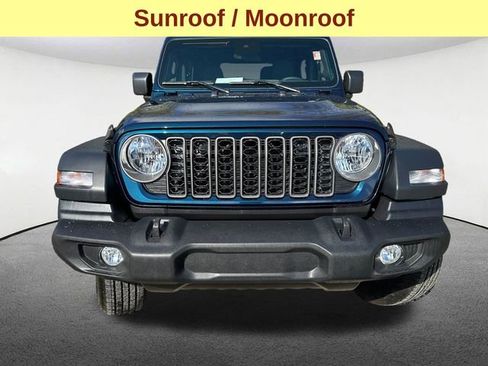 Used 2025 Jeep Wrangler Sport AWD/4WD image 4