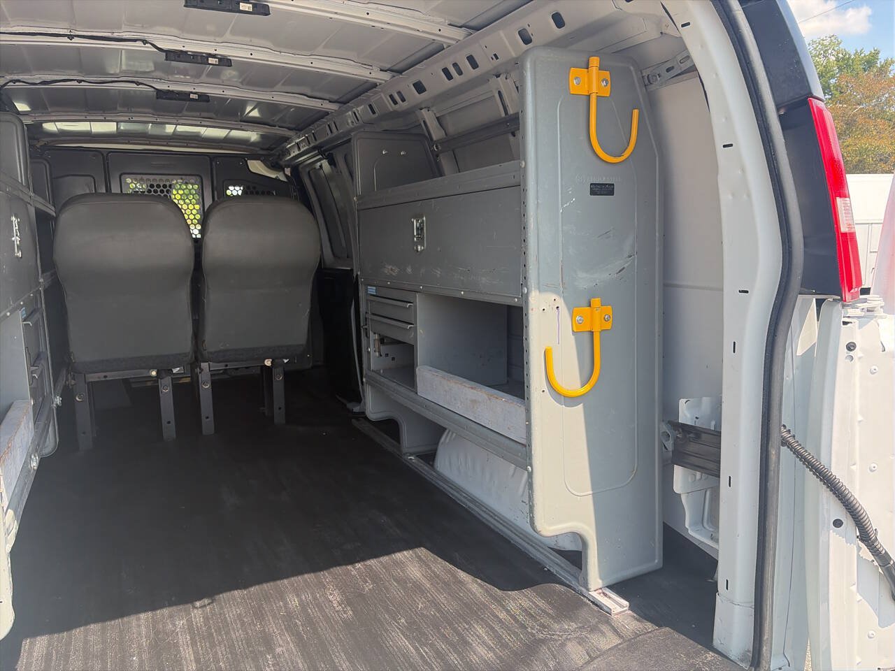 Used 2020 Chevrolet Express 2500 Extended w/ Enhanced Convenience Package RWD image 26