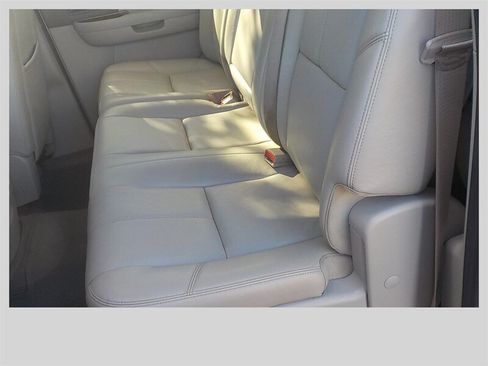 Used 2009 GMC Sierra 3500 SLT w/ SLT Convenience Package image 4