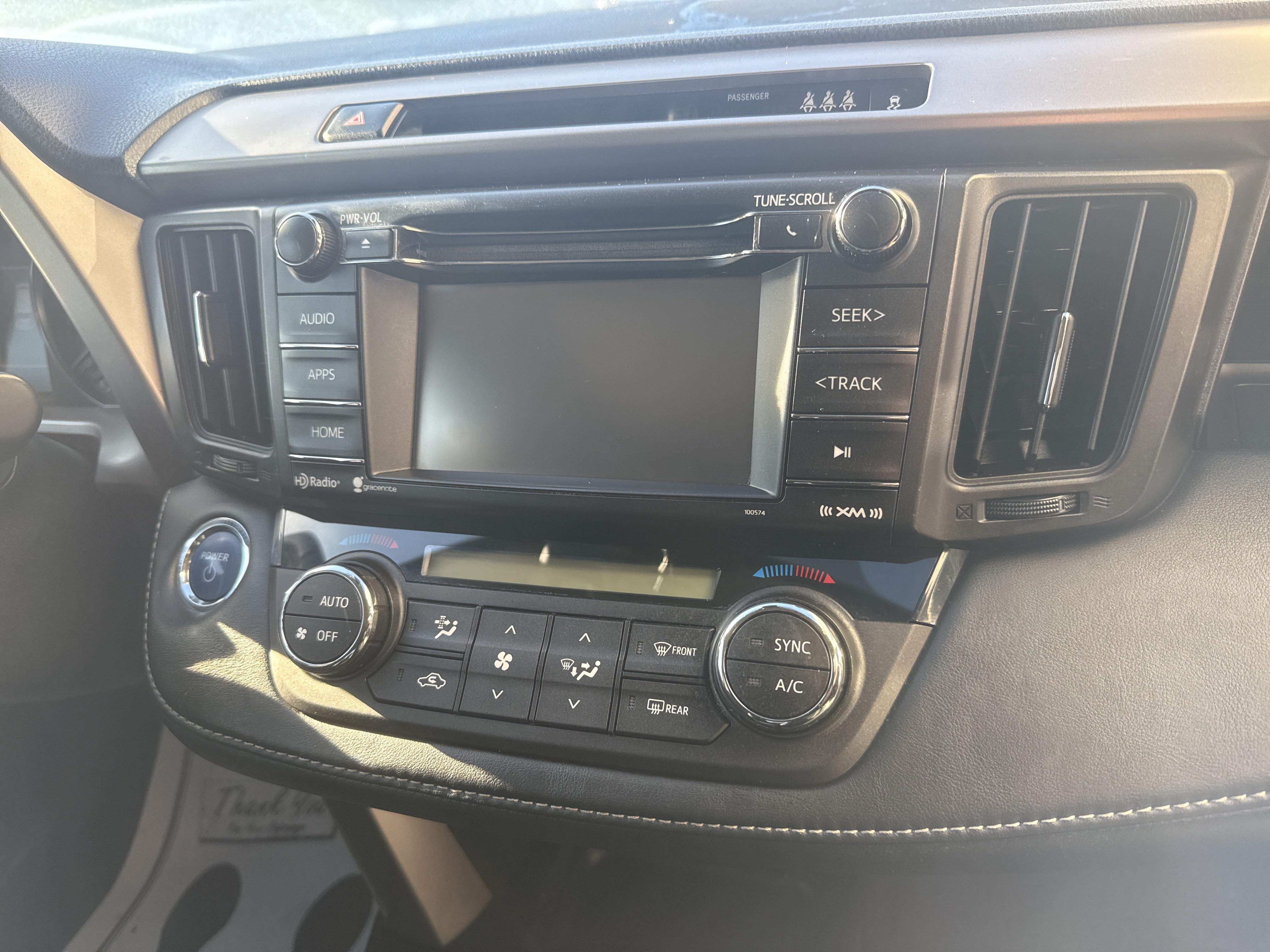 Used 2018 Toyota RAV4 XLE w/ Carpet Mat Package AWD/4WD image 19