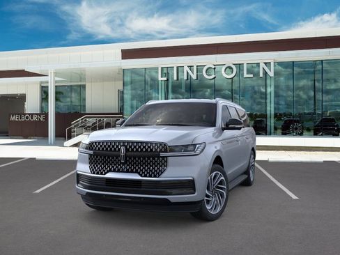 New 2026 Lincoln Navigator L Premier AWD/4WD image 2