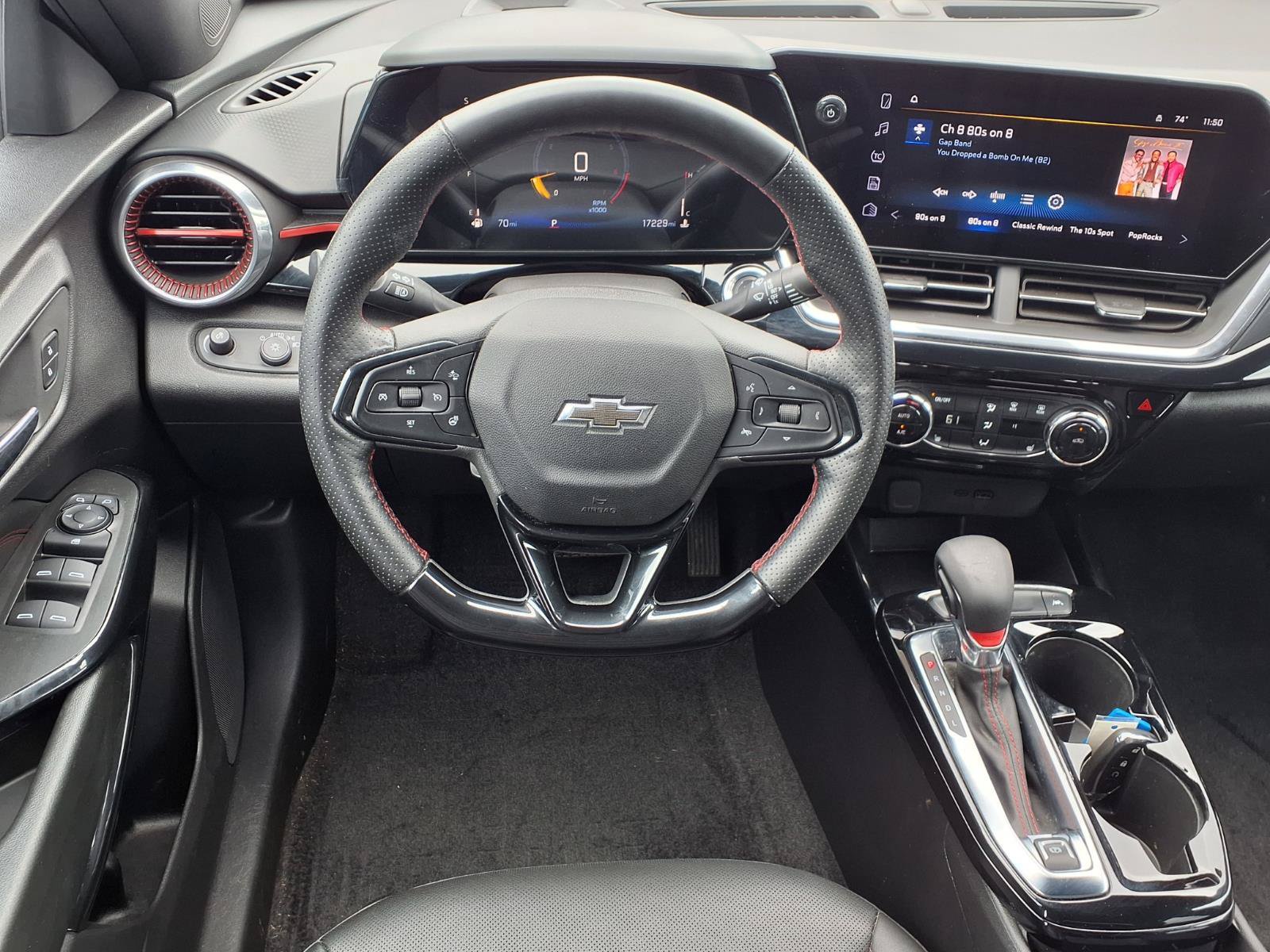 Used 2025 Chevrolet Trax RS w/ Driver Confidence Package FWD image 14