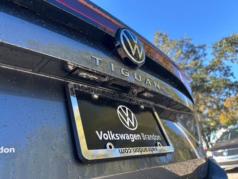 New 2026 Volkswagen Tiguan SE FWD image 45