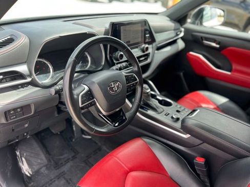 Used 2023 Toyota Highlander XSE AWD/4WD image 13