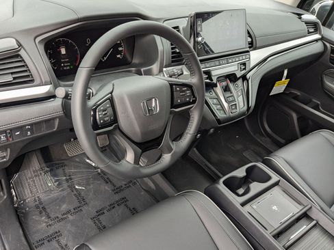 New 2026 Honda Odyssey Touring image 13