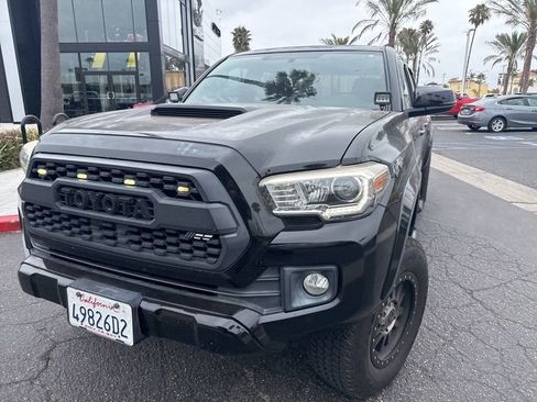 Used 2017 Toyota Tacoma TRD Sport RWD image 43