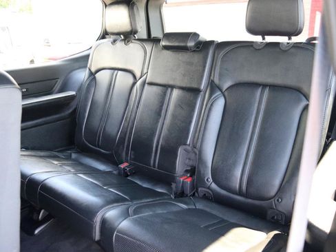 Used 2025 Jeep Wagoneer Series II w/ 8-Passenger Seating Package AWD/4WD image 13