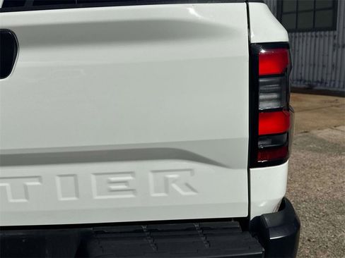 Used 2025 Nissan Frontier S w/ S Utility Package image 9