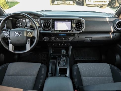 Used 2023 Toyota Tacoma TRD Off-Road image 10